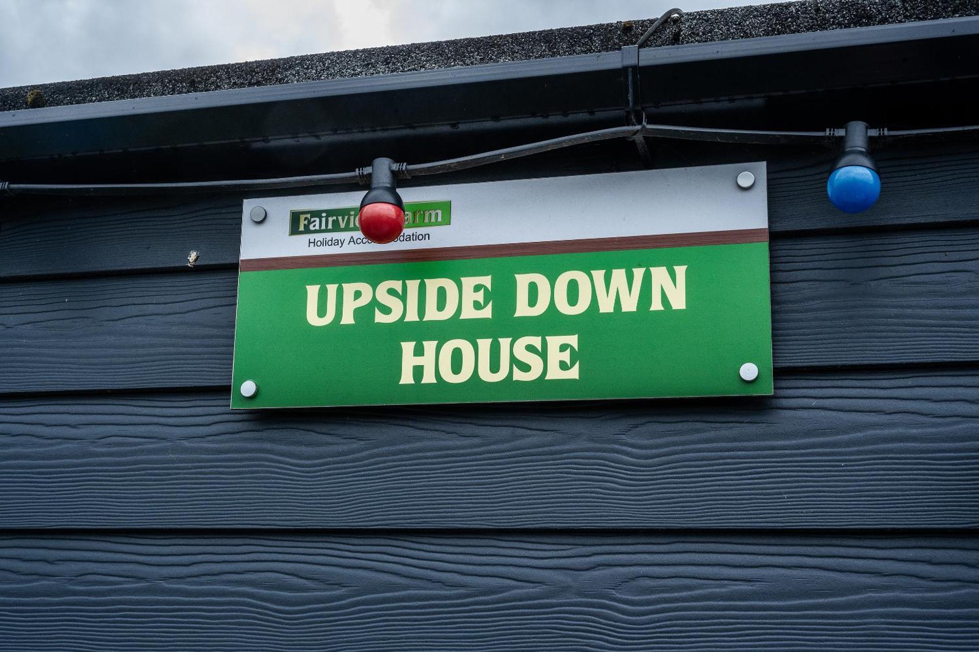 Upside Down House - Sleeps Up To 6 Guests - Great For Family And Friends Gatherings,Corporate Events ,Near Sherwood Forest At Fairview Farm In Nottingham Set In 88 Acres Εξωτερικό φωτογραφία